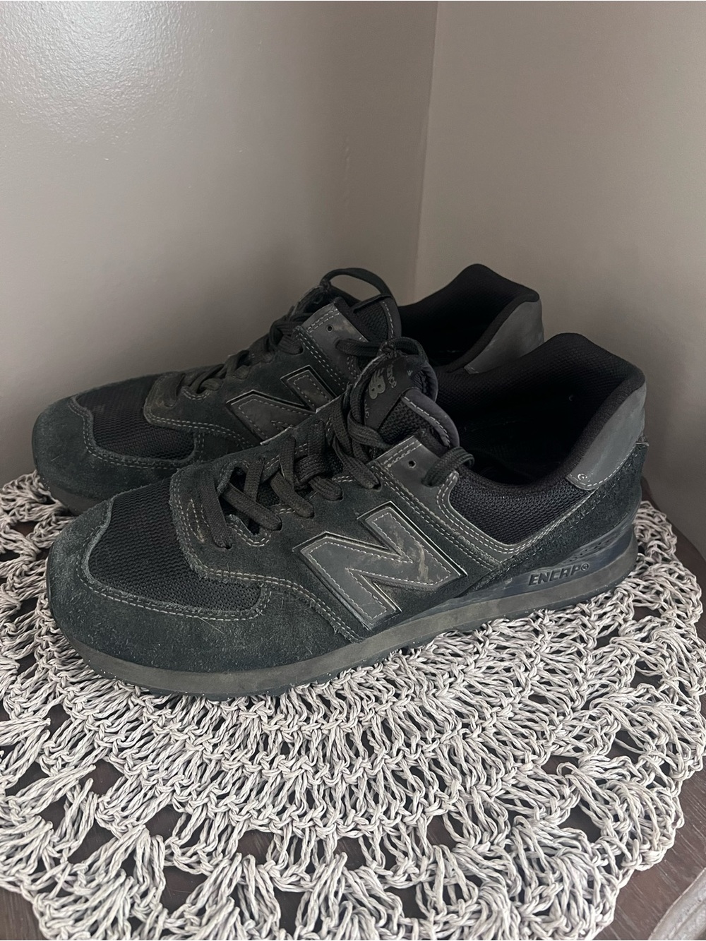 New Balance Men’s Black Suede Sneakers 574